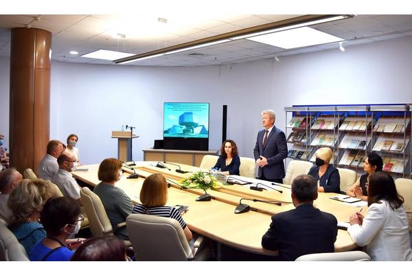 Министр культуры встретился с коллективом Национальной библиотеки