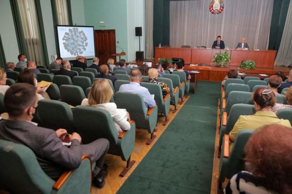 Вакцинация, шефская помощь, работа со СМИ — в Первомайском районе обсудили основные направления работы