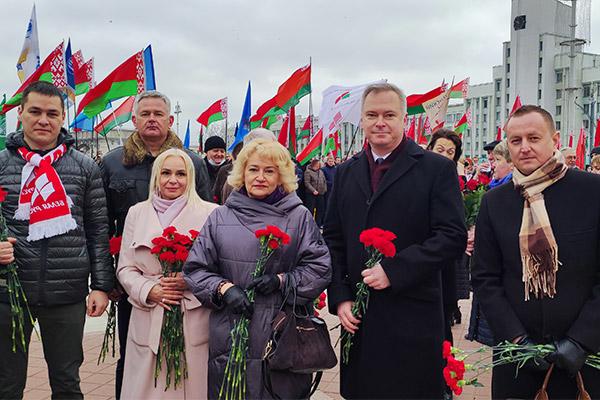 Делегация Первомайского района г.Минска 7 ноября 2021 года приняла участие в возложении цветов к памятнику В.И.Ленину и торжественном митинге
