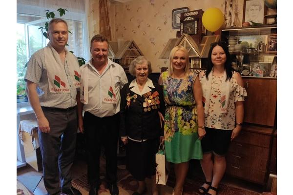 Ветеранов Великой Отечественной войны поздравили с наступающим праздником Днем Независимости Республики Беларусь