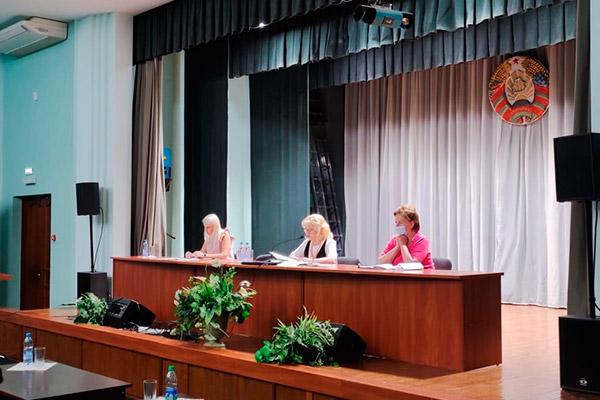 В администрации Первомайского района прошла встреча с руководителями предприятий и организаций района  по вопросам вакцинации.