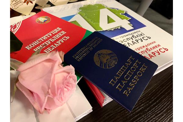 Юным жителям Первомайского района в торжественной обстановке вручили паспорта