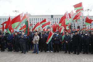 В Минске прошло патриотическое шествие — люди, прожившие яркую жизнь и много сделавшие для родной страны, выступили за мир и спокойствие