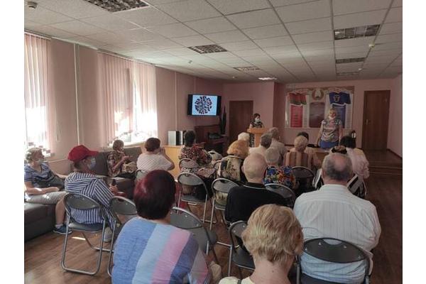 Тема вакцинирования сегодня обсуждалась в ТЦСОН Первомайского района г. Минска