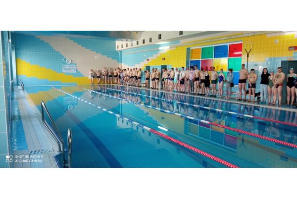 В бассейне ФОК «УРУЧЬЕ» прошли районные соревнования по плаванию