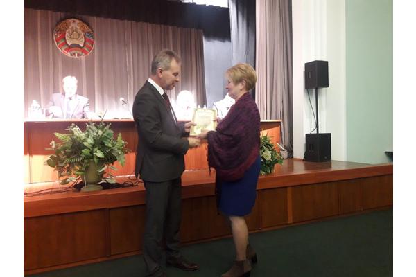 Глава администрации Первомайского района наградил участников «Уютного дома»
