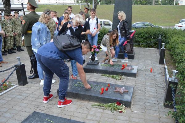 Акция «Беларусь помнит!» объединила тысячи людей в Первомайском районе