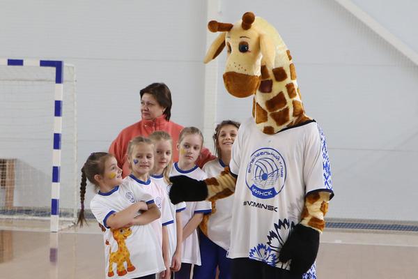 Во Дворце спорта «Уручье» 250 ребят посвятили в ученики СДЮШОР по волейболу