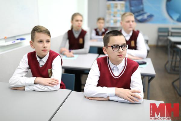 Около половины учащихся частных школ в Беларуси перевелись на обучение в государственные