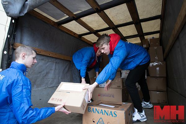 Одежда, продукты и игрушки. Минская городская организация БСЖ передала вещи для беженцев из Украины