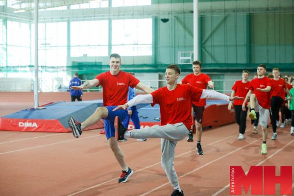 Бег, прыжки и танцевальный батл. Молодежный челлендж «Народная зарядка» прошел в Минске