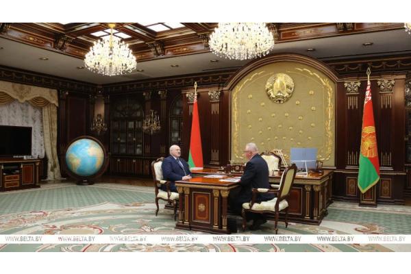 Лукашенко: выборы в 2025 г. постараемся провести так, чтобы комар носа не подточил